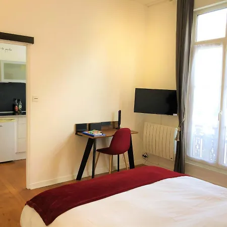 因巴赫超级中心广场公寓 * 昂热